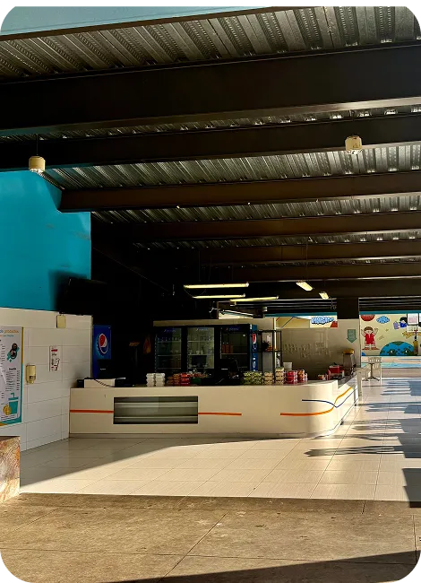 Cafetería escolar moderna